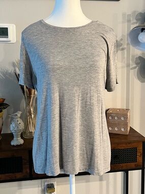 Nine West grey soft spun shirt with relaxed fit